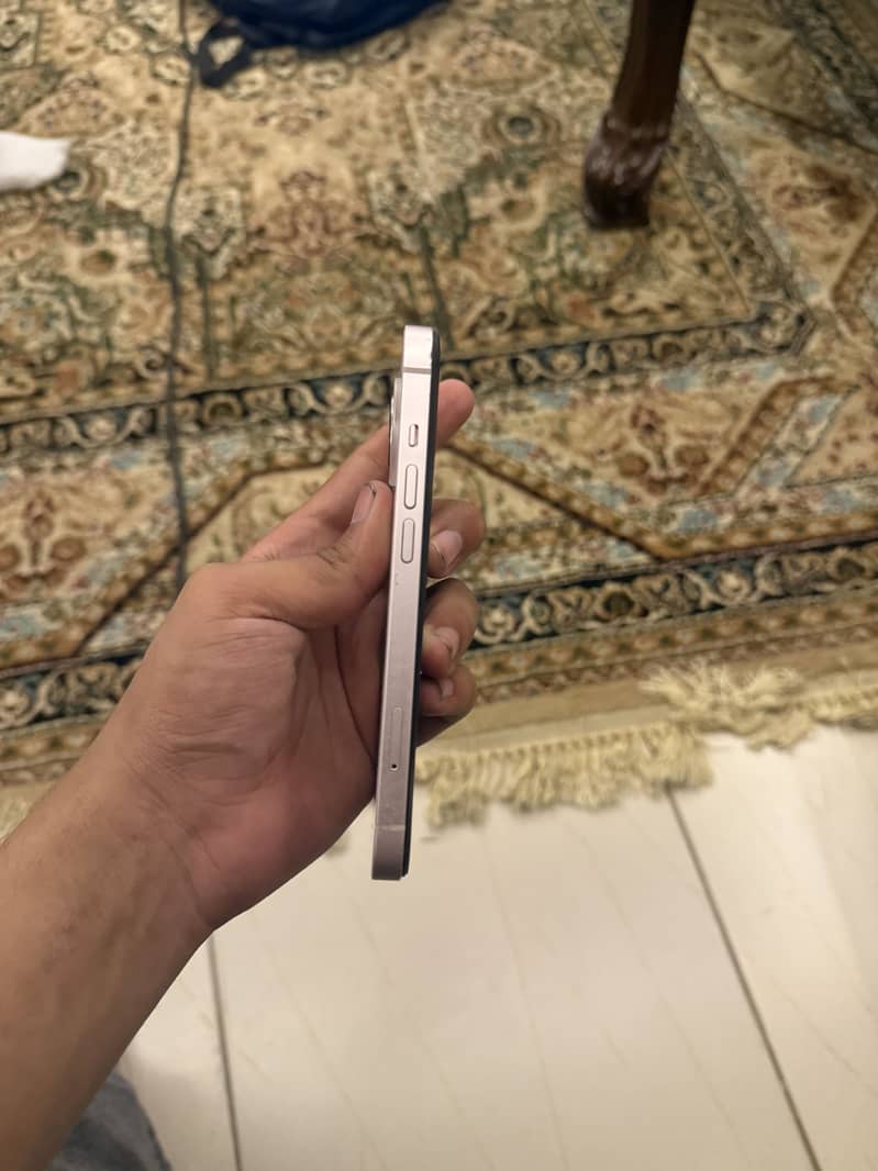 Apple iPhone 13 7
