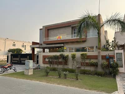 1-Kanal Elegant And Fully Maintained Bungalow Is Available In The Best Block Of DHA Lahore.