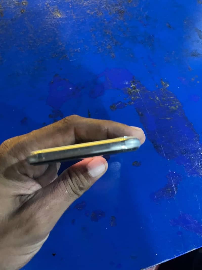 Apple iPhone X 5