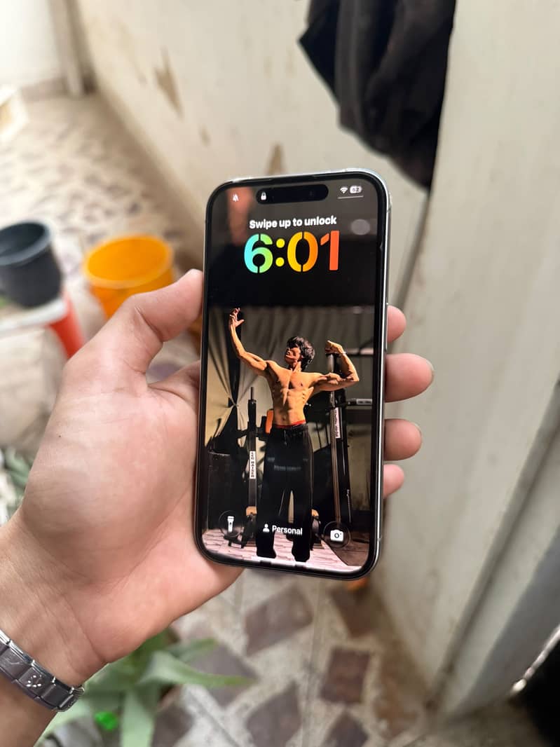 Apple iPhone 15 Pro 4