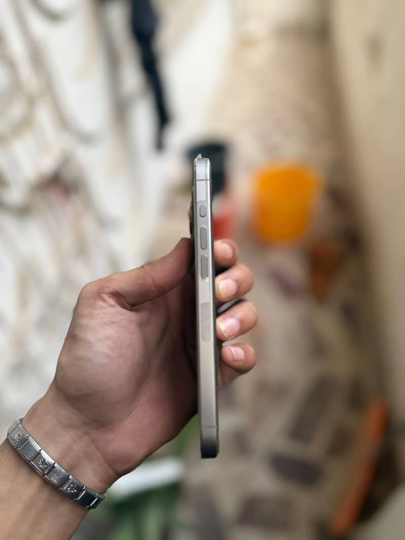 Apple iPhone 15 Pro 7