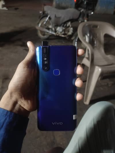 vivo V15 8Ram 256gb all mobile ok 10 by 10 condition mein Agar Kisi Ko