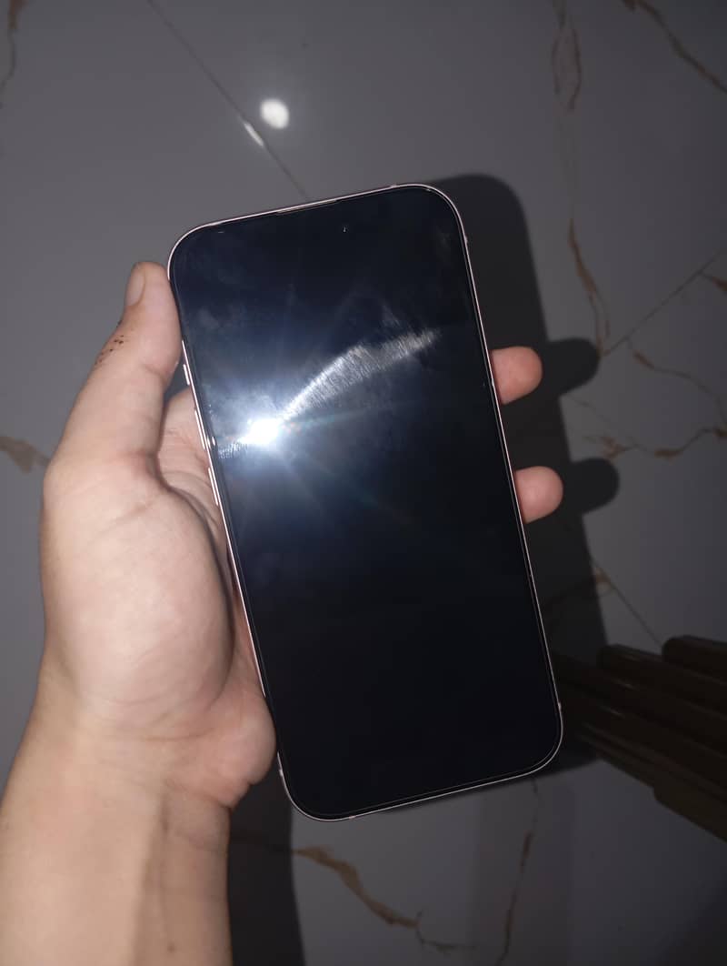 Apple iPhone 15 4