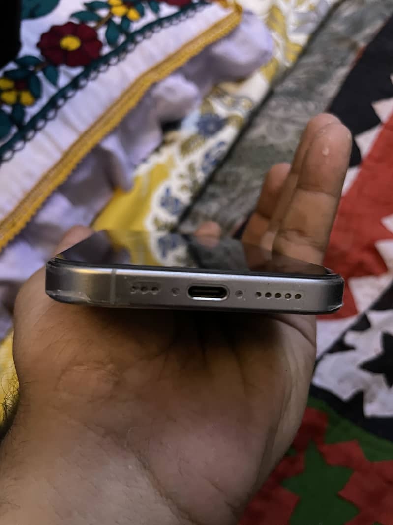 Apple iPhone 15 Pro 1