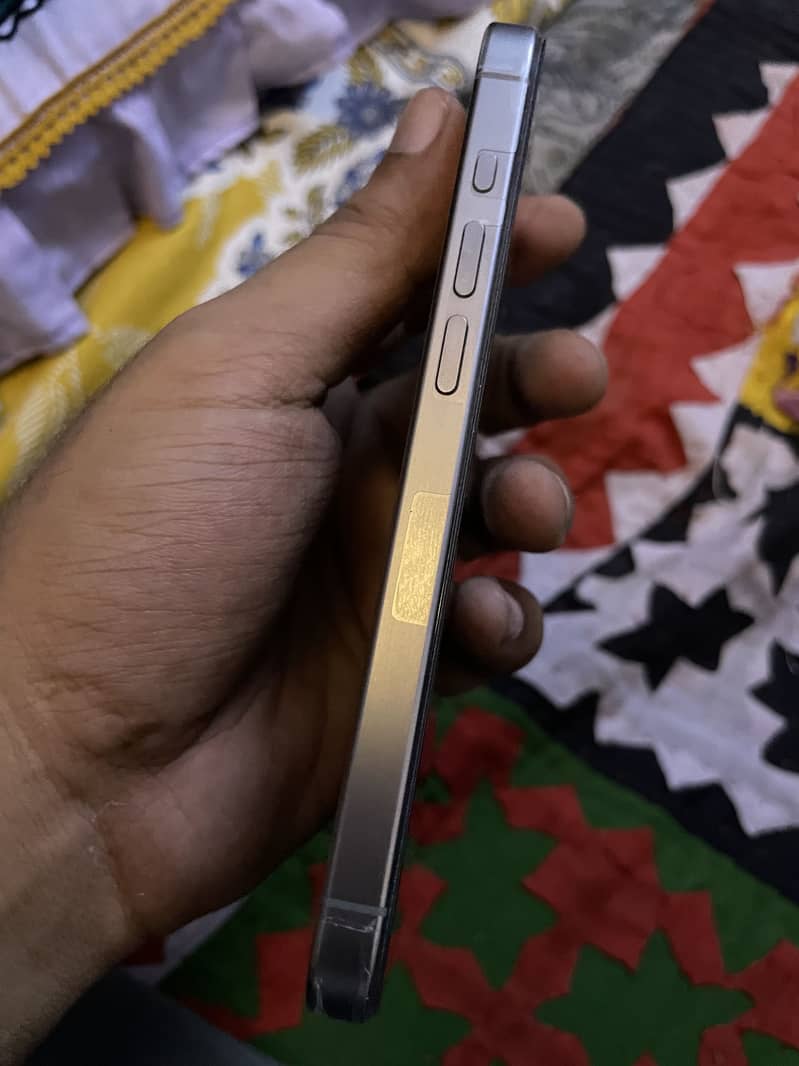 Apple iPhone 15 Pro 2