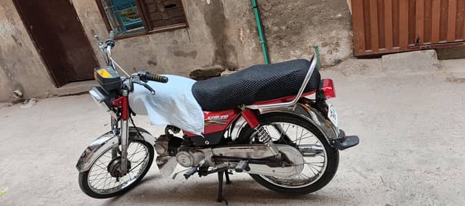 engine pack hai koi repair Nahin hua okay bike Hai argent Sel karni ha