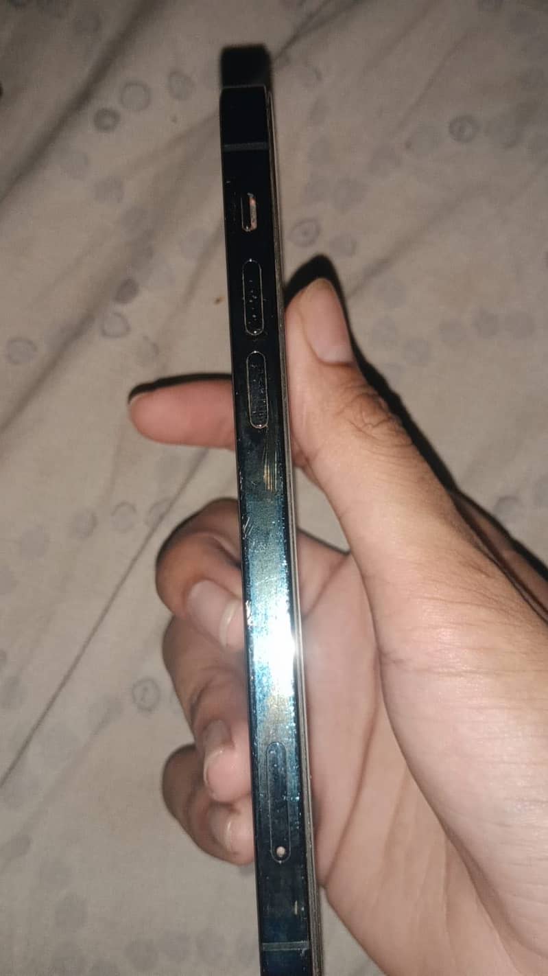 Apple iPhone 12 Pro 2