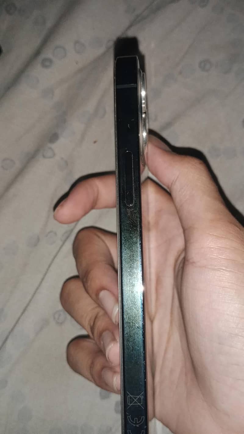 Apple iPhone 12 Pro 3