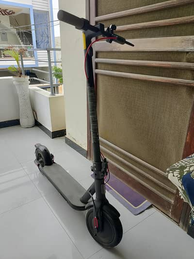 imported Xiaomi electric Scooty in best condition.
