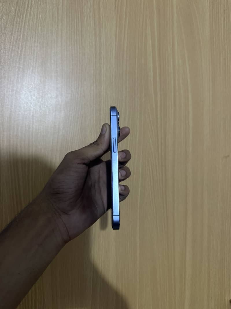 Apple iPhone 13 Pro 2