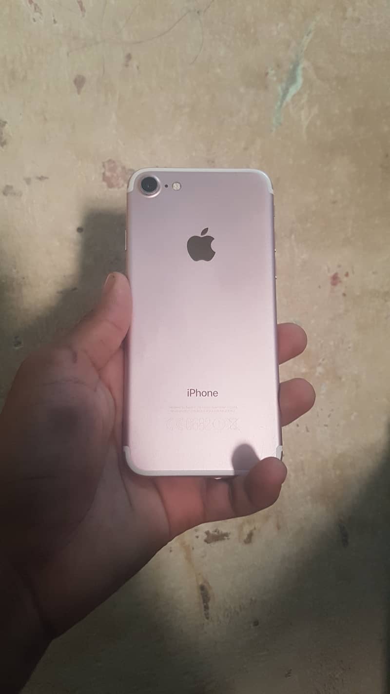 Apple iPhone 7 3