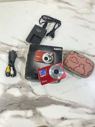 Digital Camera (Sanyo) VPC-E1292
