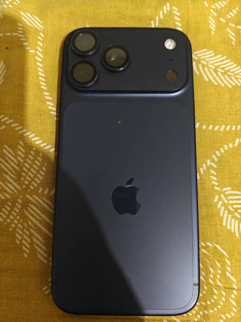 Apple iPhone 17 Pro Max 1