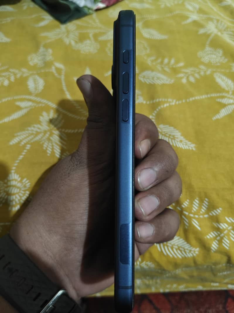 Apple iPhone 17 Pro Max 4