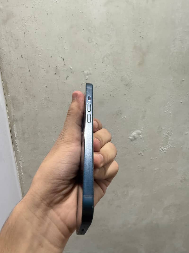 Apple iPhone 14 3