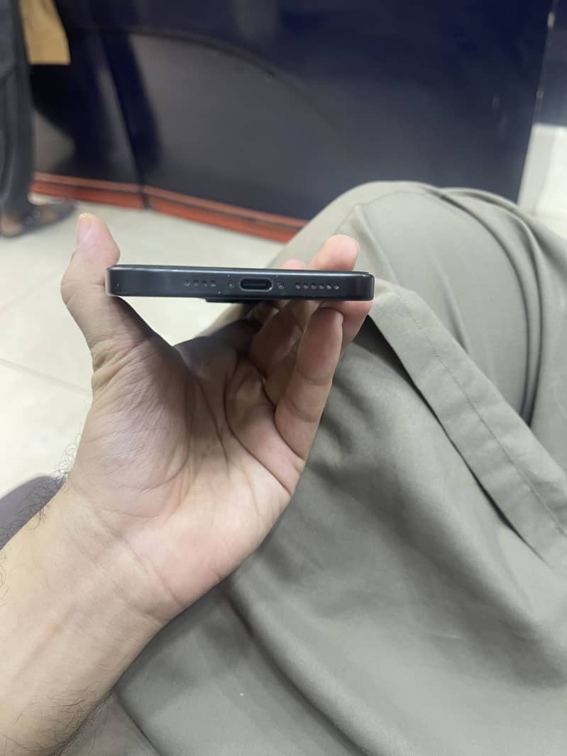 Apple iPhone 15 plus 3
