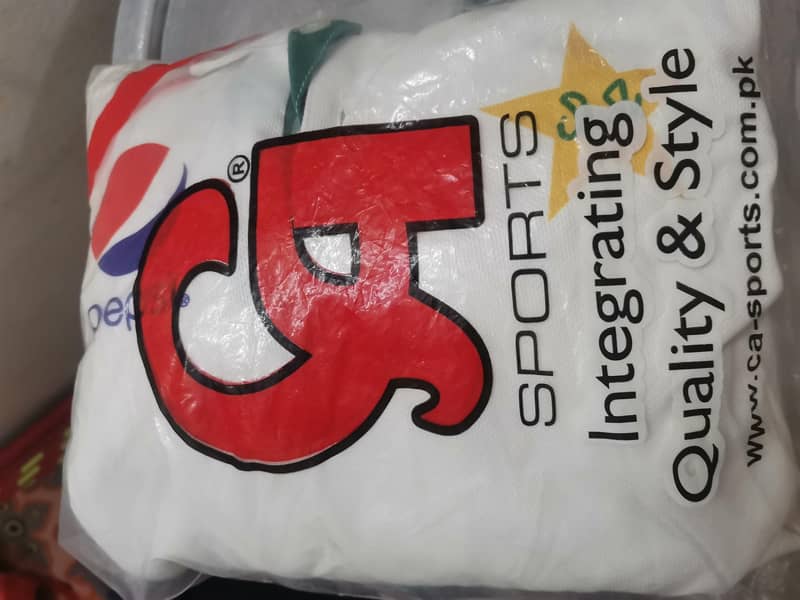 Test cricket kit 4