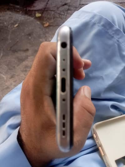 Vivo Y30