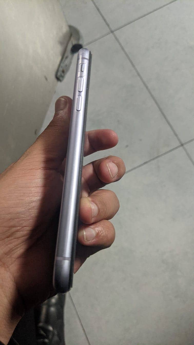 Apple iPhone 11 6