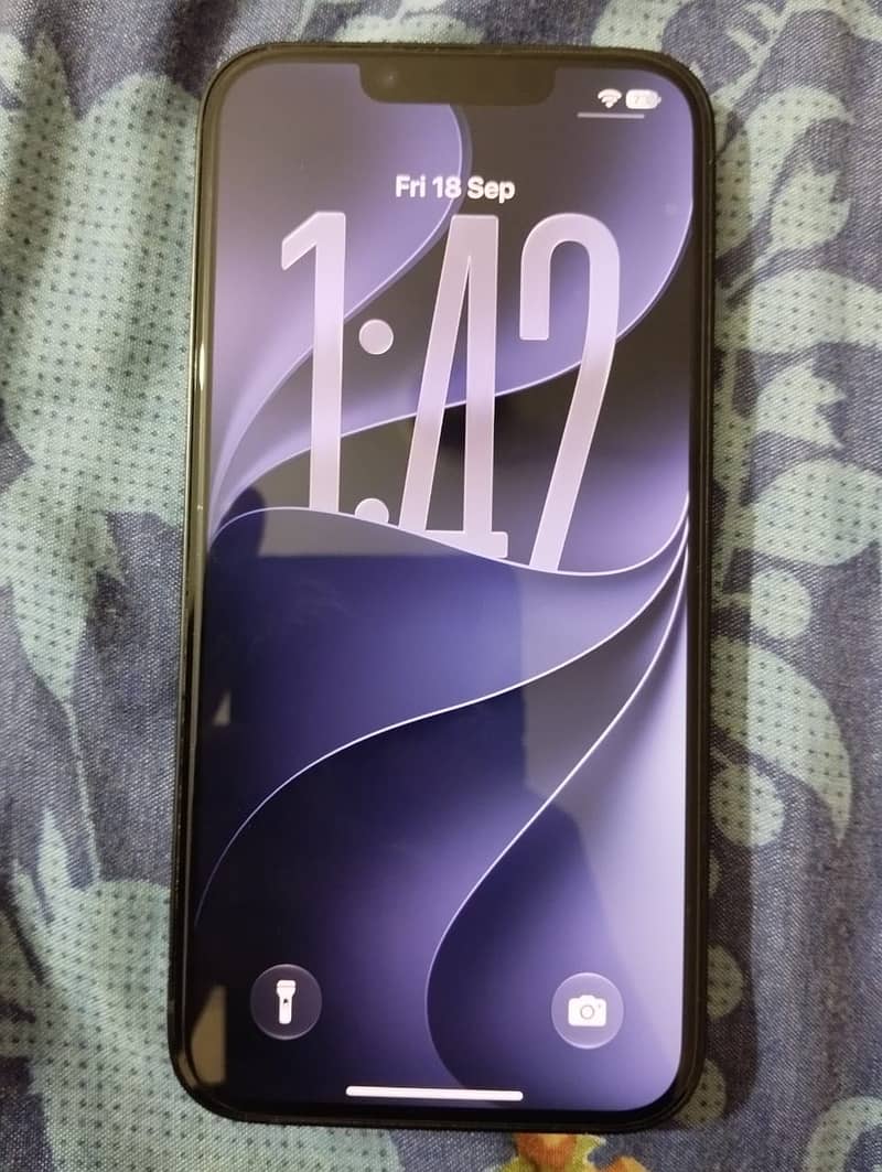 Apple iPhone 16e 2