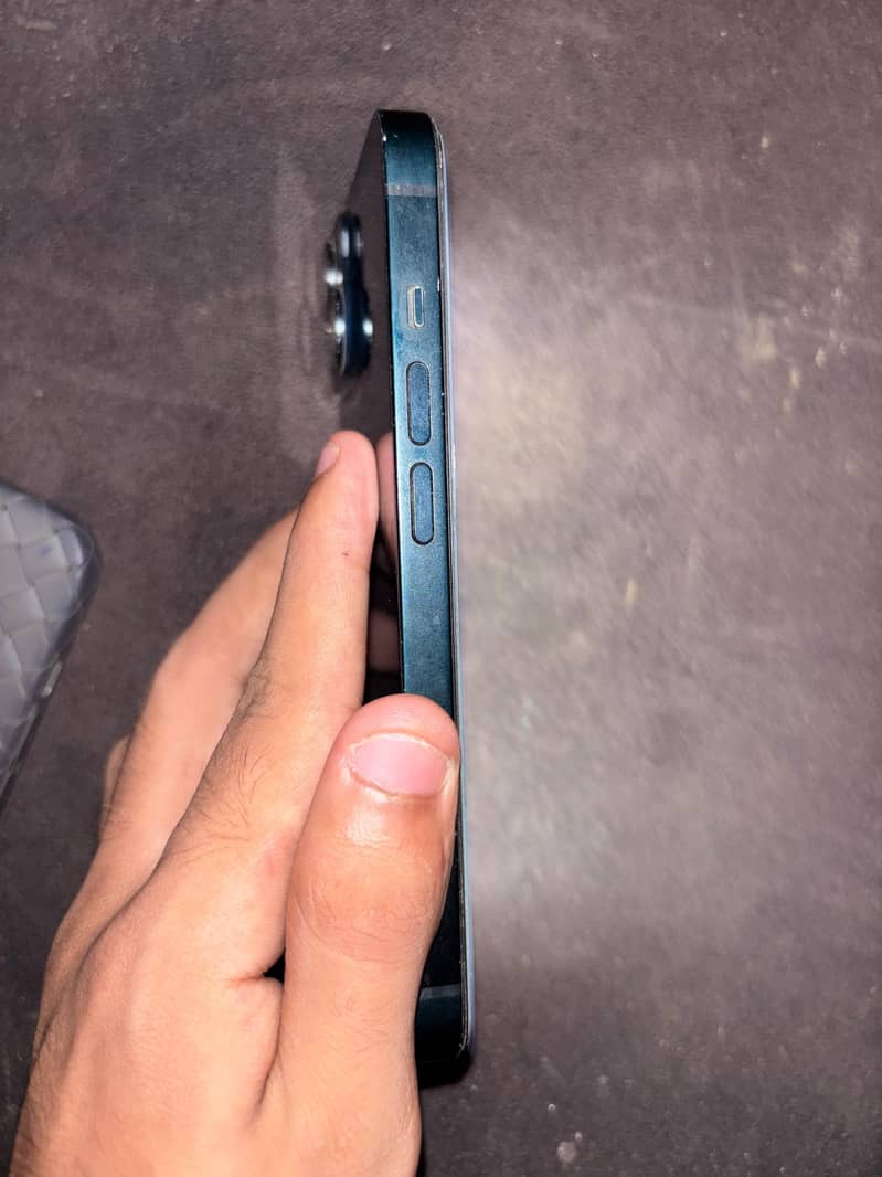 Apple iPhone 14 2
