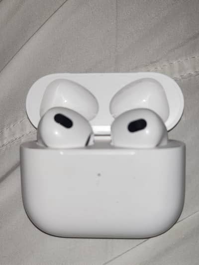 Stock kafi Hain Apple AirPods (3rd generation)