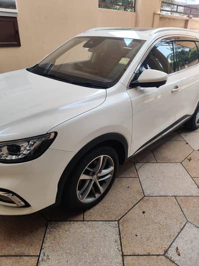 MG HS 2021