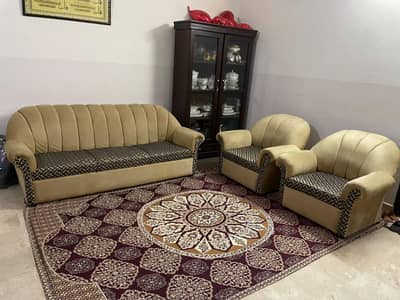 5 seater sofa neat and clean
