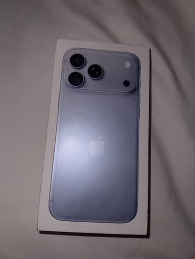 Apple iPhone 18 Pro Max glacier