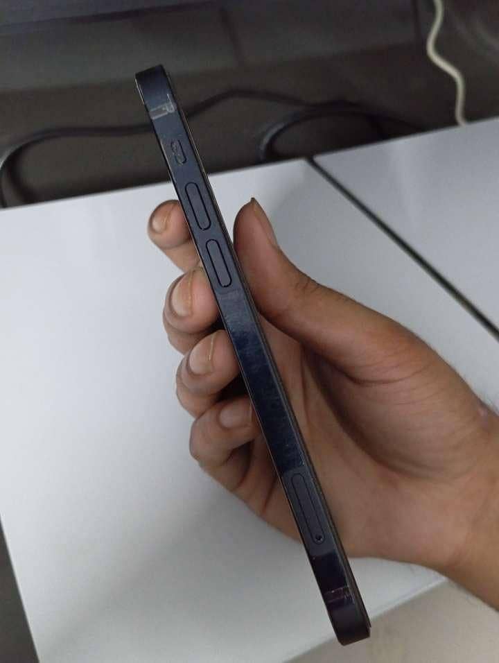 Apple iPhone 12 1