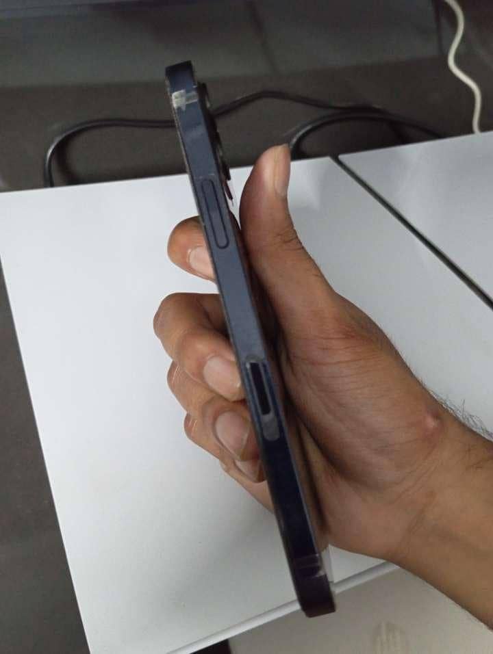 Apple iPhone 12 2
