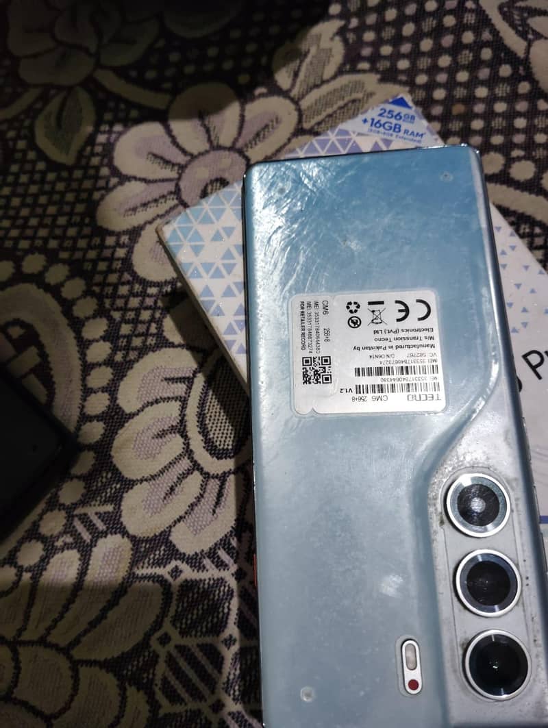 Tecno CAMON 40 Pro 1