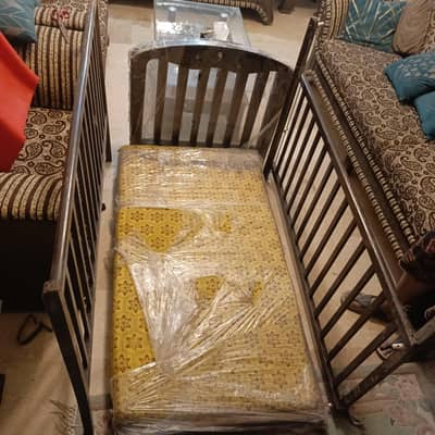court bed wth metres