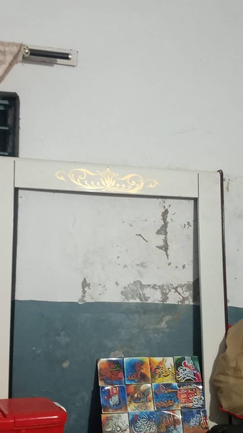 bed set , dewan table 5