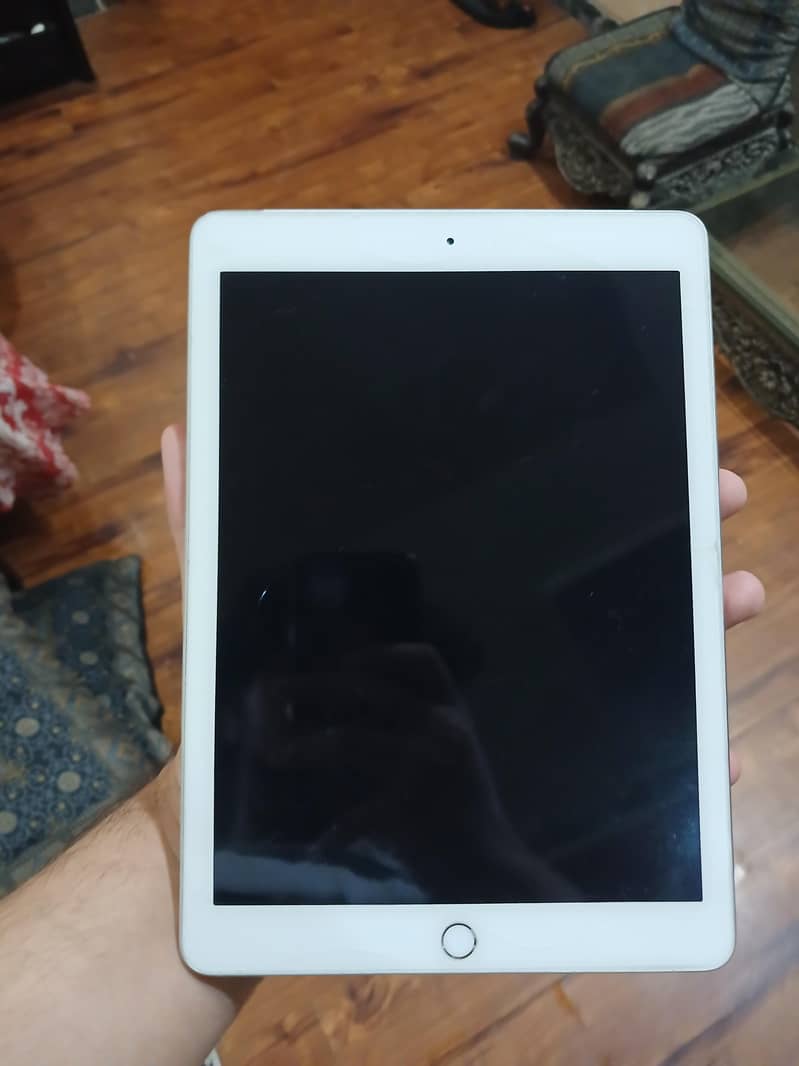 iPad 5th gen 2017 0