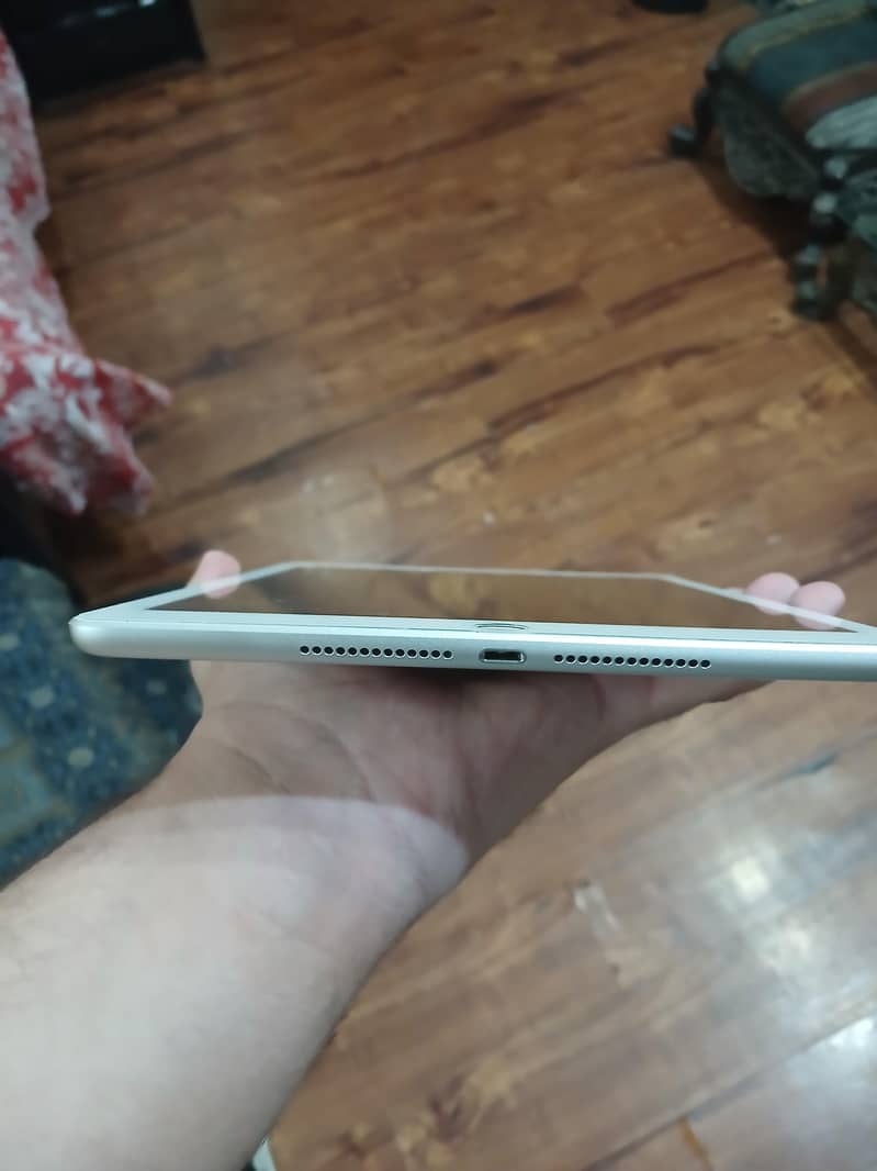 iPad 5th gen 2017 3