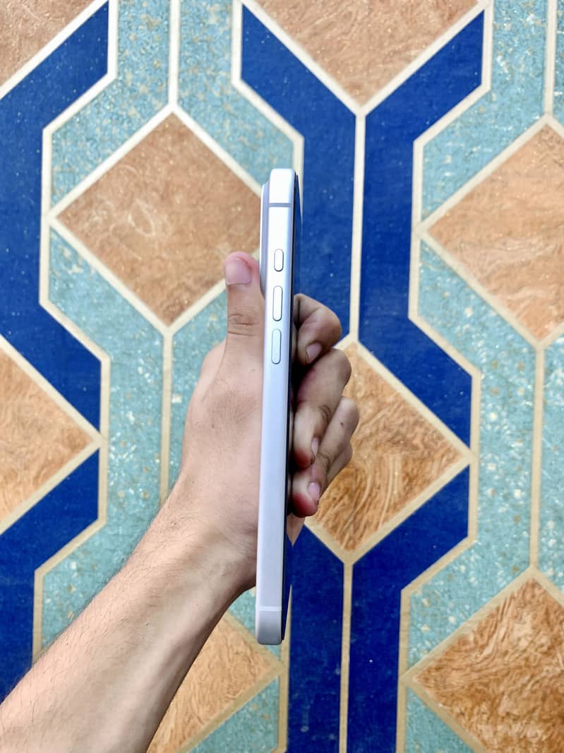 Iphone 17 pro max 4