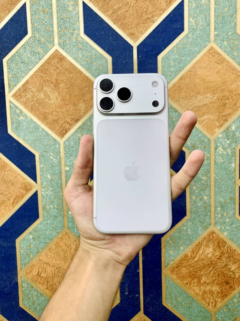 Iphone 17 pro max 8