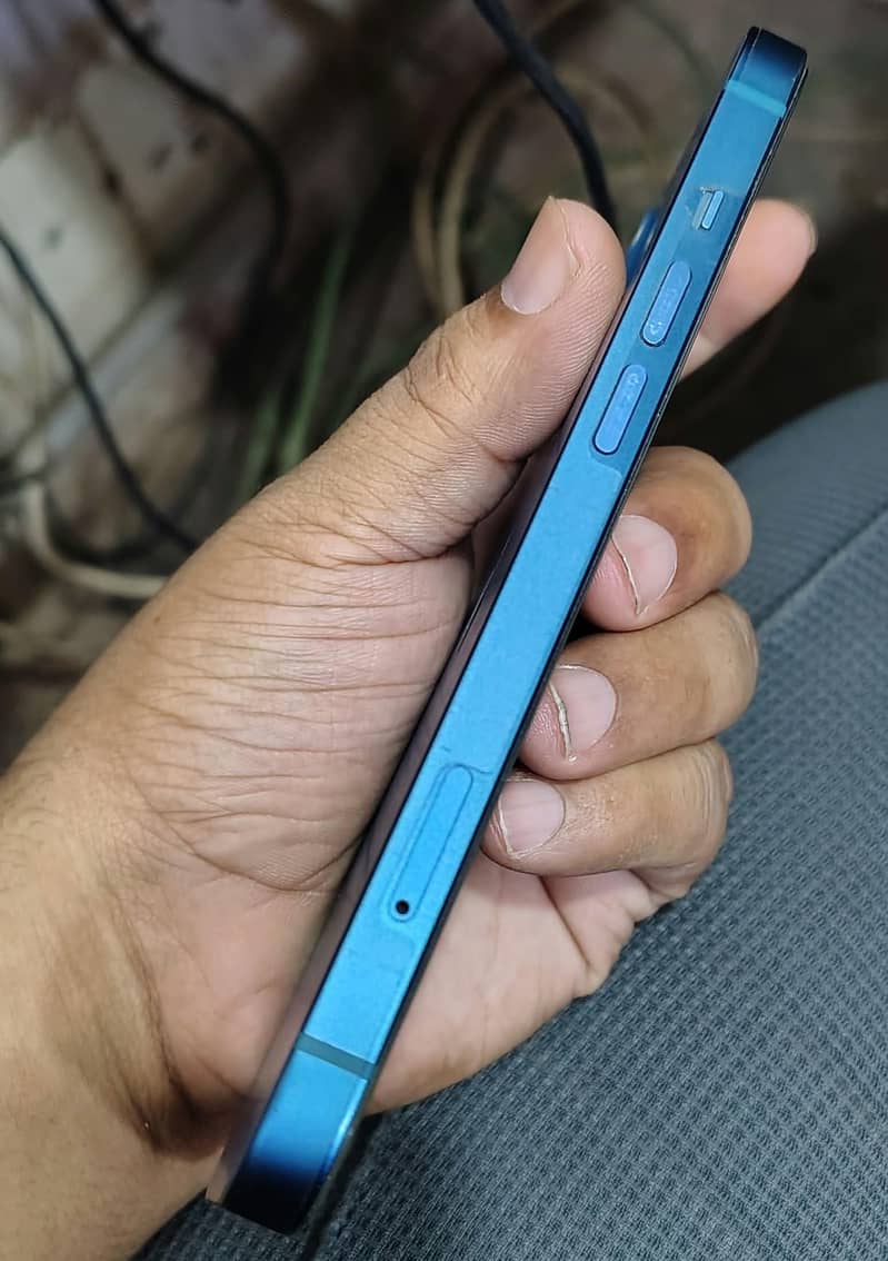 Apple iPhone 13 3