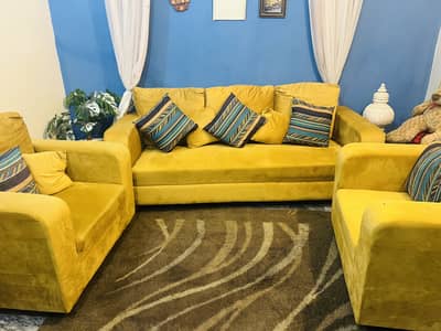 Wooden 5 seater sofa with table