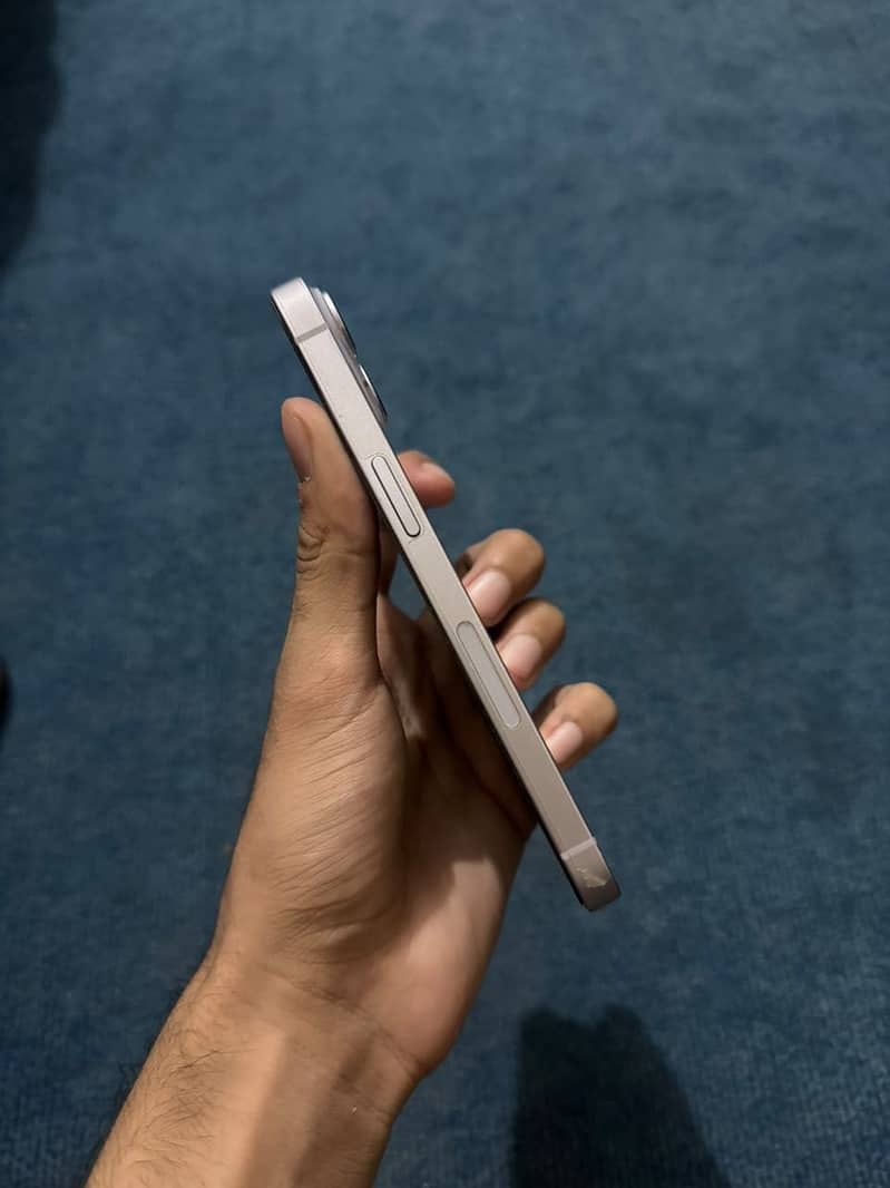 Apple iPhone 14 4