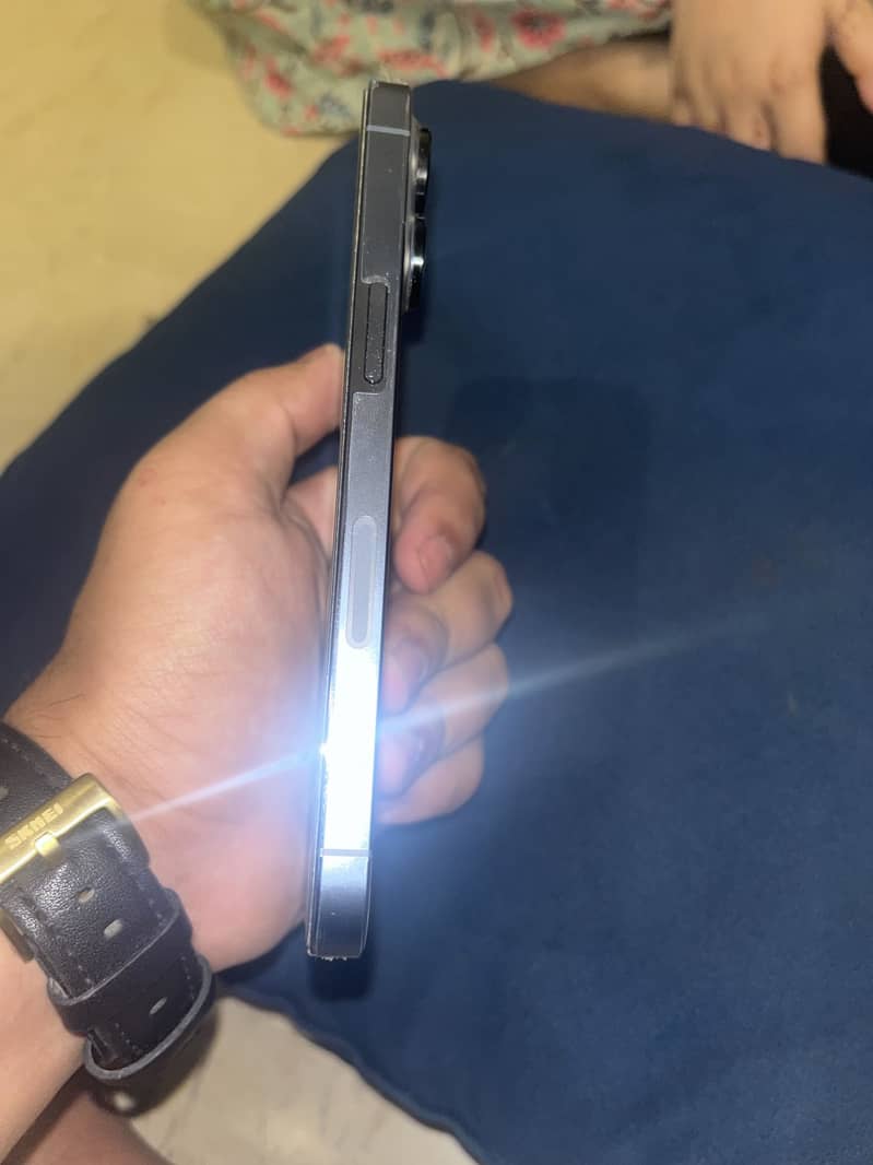 Apple iPhone 13 Pro 4