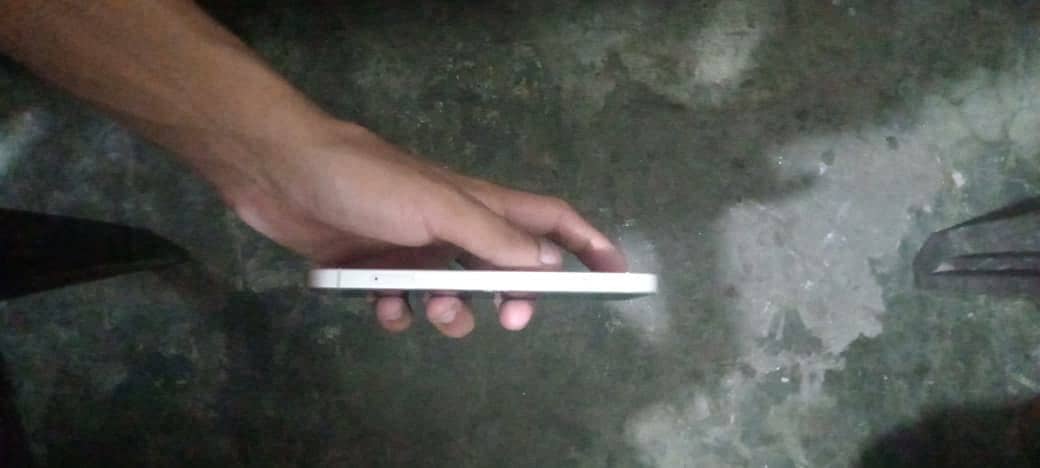 Apple iPhone 13 6