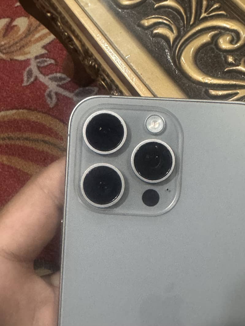 Apple iPhone 15 Pro Max 7