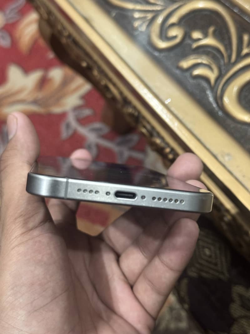 Apple iPhone 15 Pro Max 8