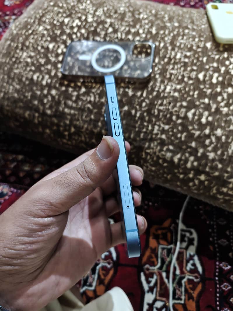 Apple iPhone 14 3
