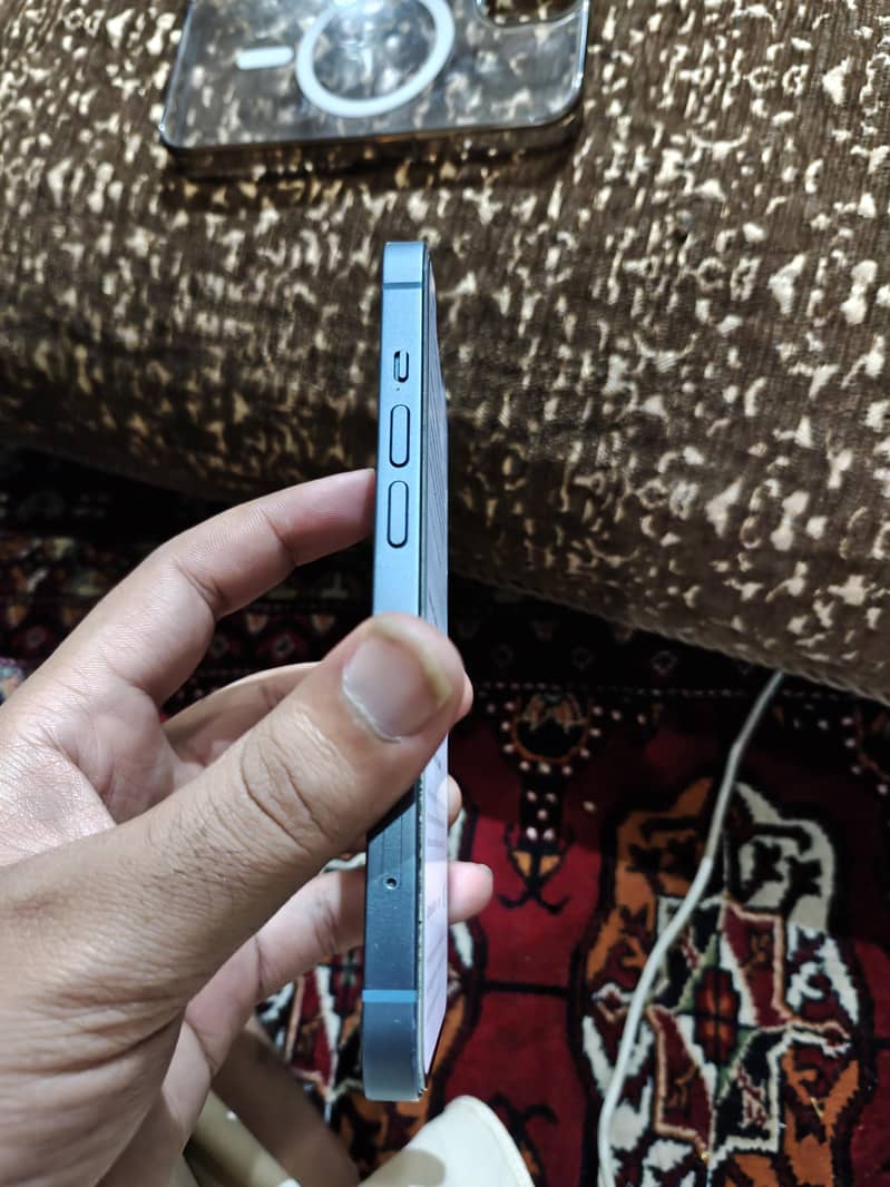 Apple iPhone 14 9