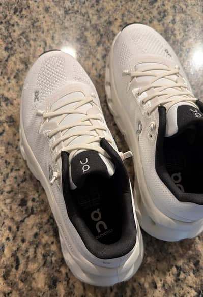Brand new on cloud tilt shoes