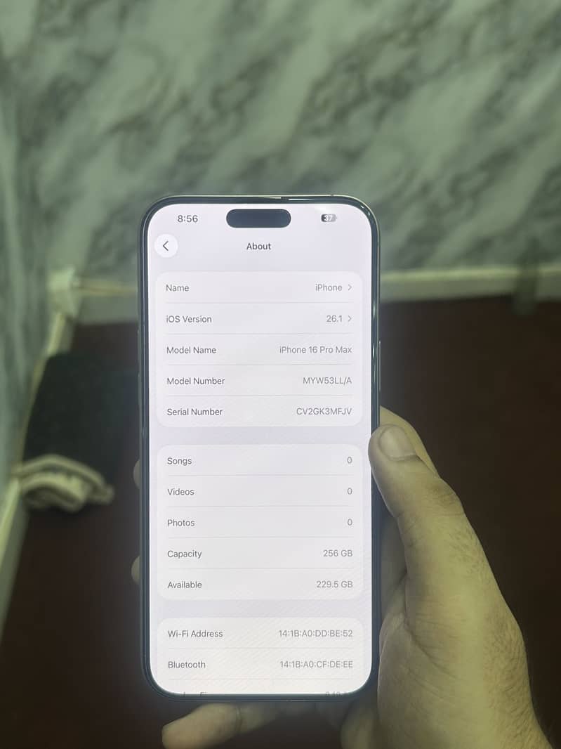Apple iPhone 16 Pro Max 4