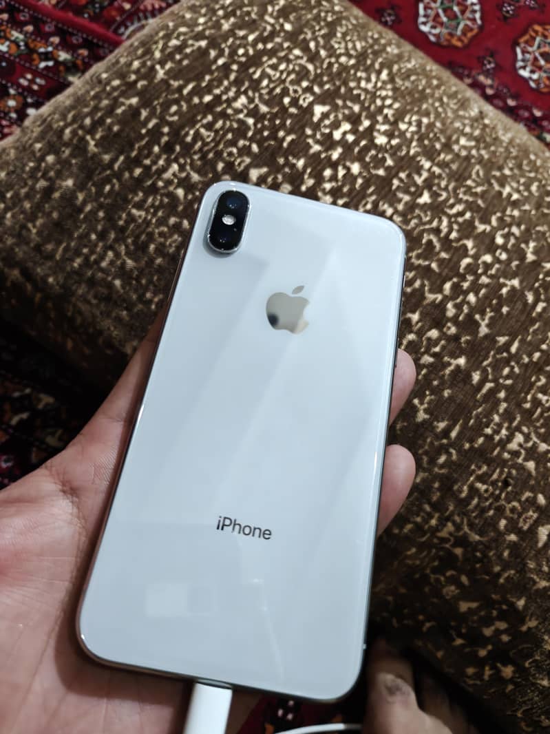 Apple iPhone X 4